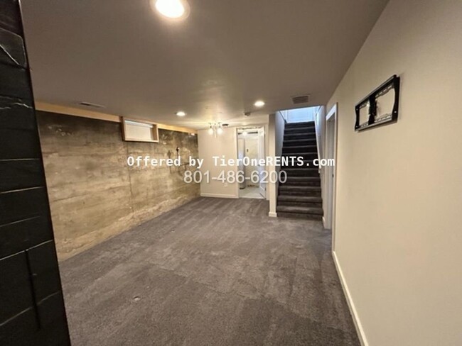 Building Photo - This property offers a NO DEPOSIT option a...