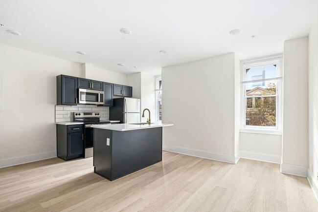 Building Photo - 1913 Wallace St