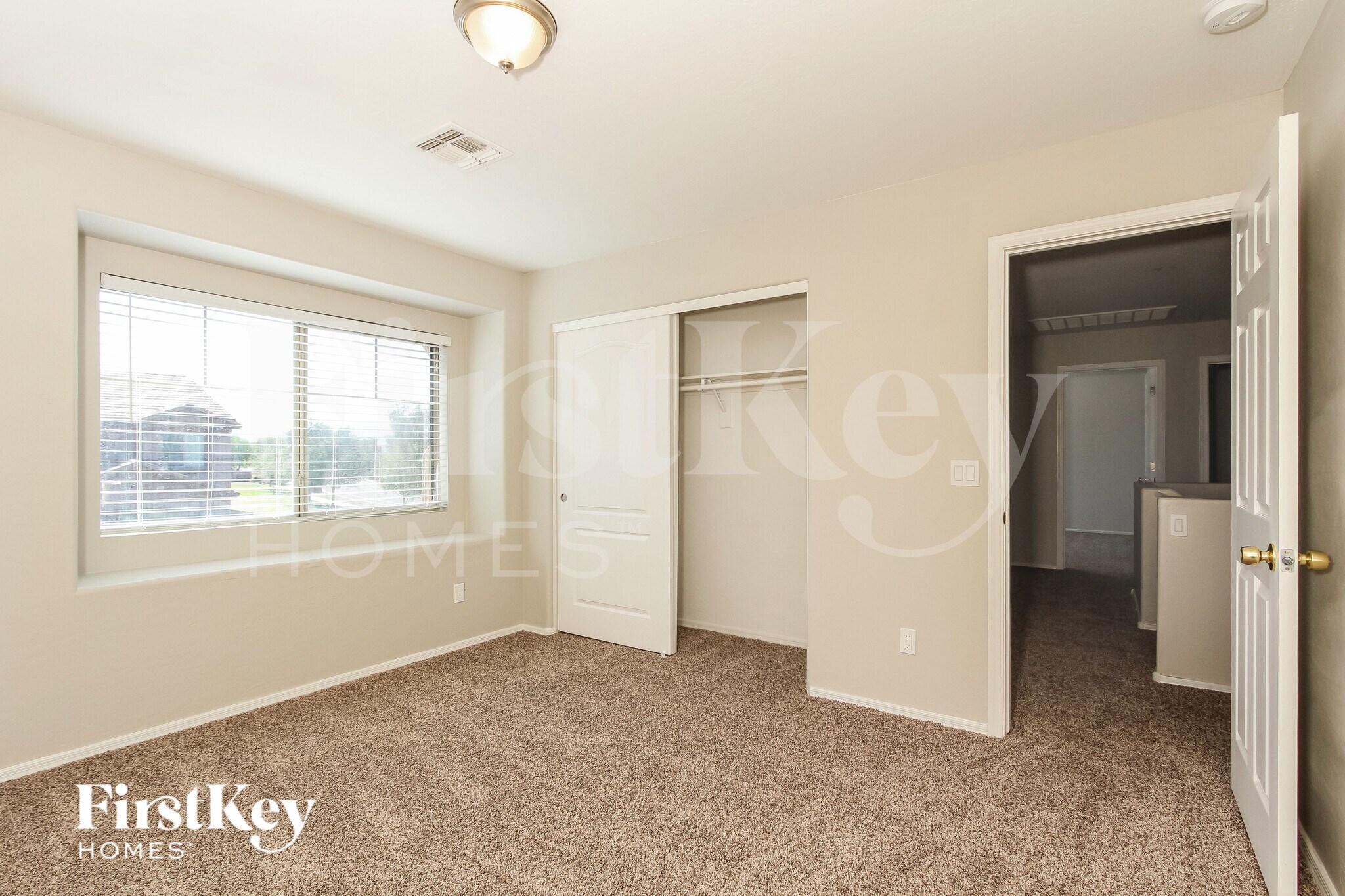 Building Photo - 6724 S 49th Dr