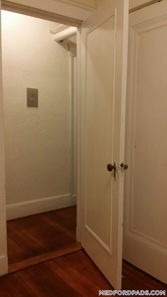 Building Photo - 53 Fellsway W