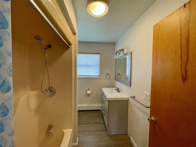 Building Photo - 507 Hill Ave