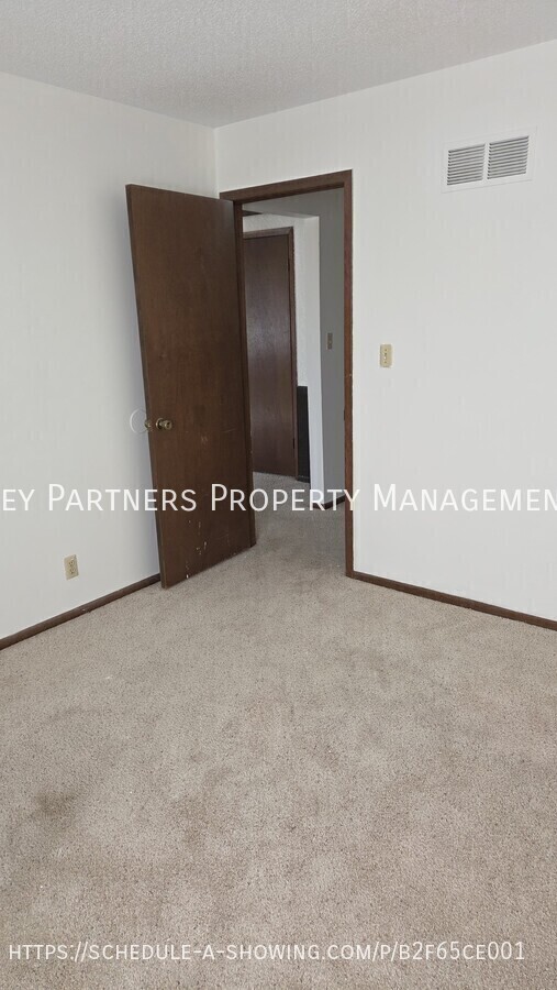 Building Photo - 8106 Yecker-