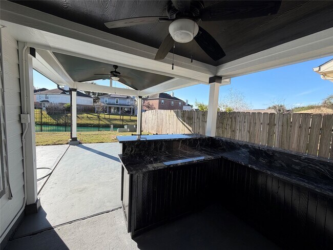 Building Photo - 4230 Geronimo Lake Dr