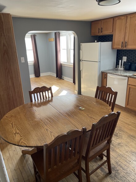 Building Photo - 721 24th St N