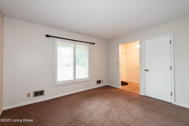 Building Photo - 8015 Schroering Dr