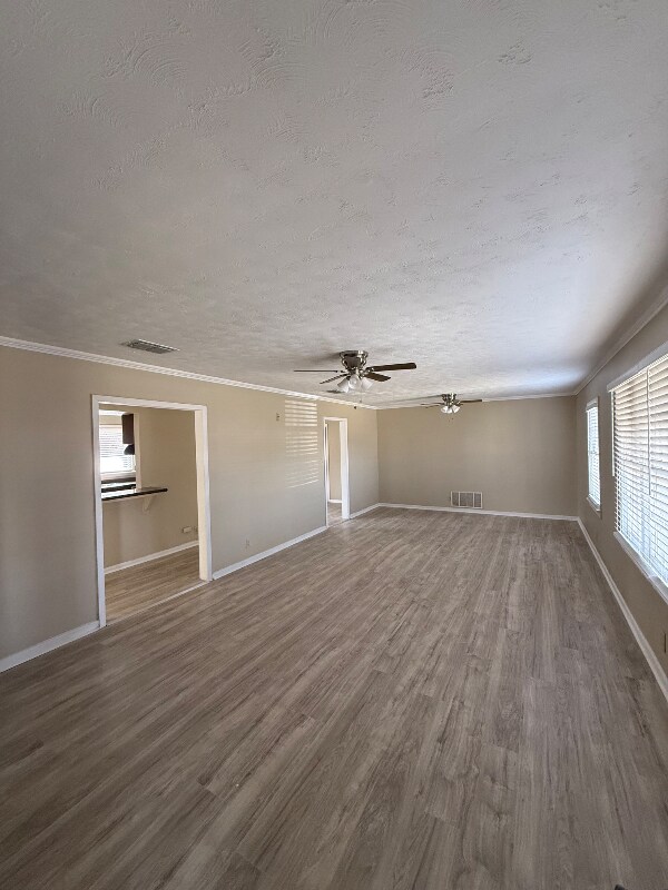 Building Photo - 212 Skyline Dr