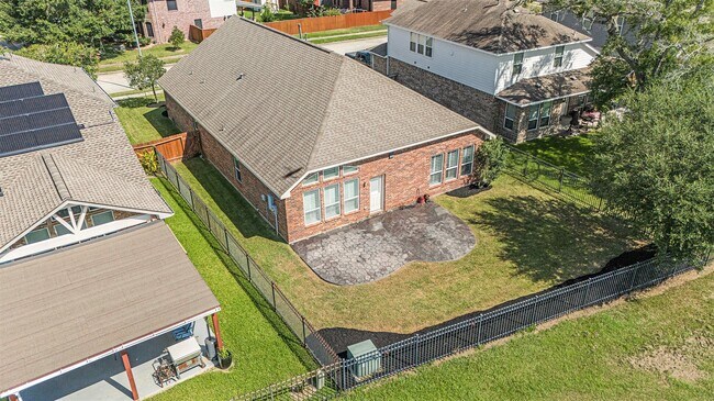 Building Photo - 2502 Bay Hill Dr