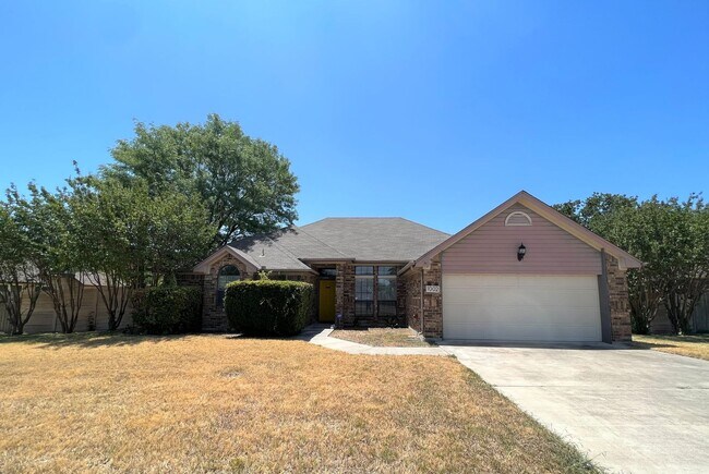 Primary Photo - 1002 Windy Hill Rd
