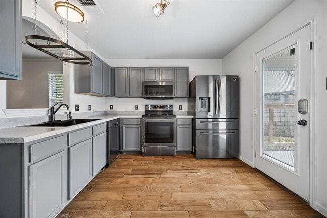 Building Photo - 12429 Drummond Dr