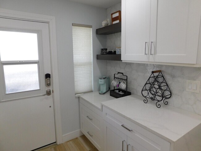 Building Photo - 2871 N Ocean Blvd