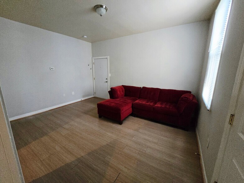 Building Photo - 615 Homestead St