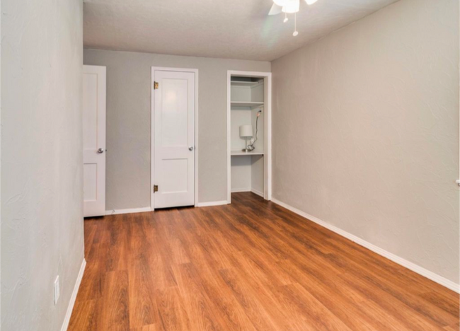 Building Photo - 1445 Mallard Dr