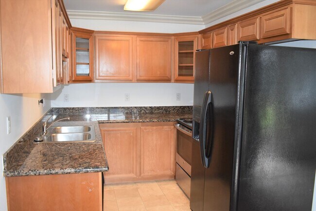 Building Photo - 1 Bedroom Condo in the Tapestry Community of Imperial Beach