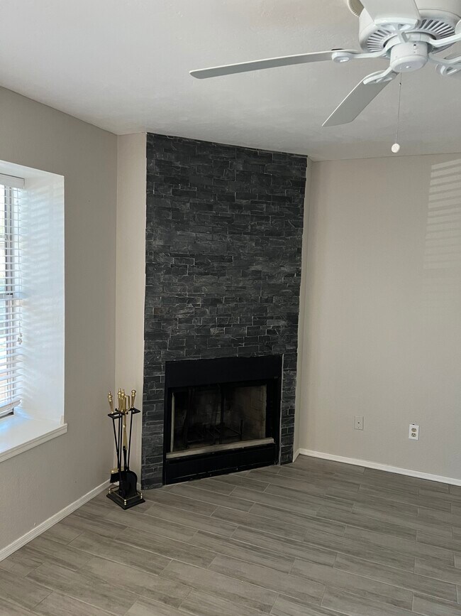 Building Photo - 7977 W Wacker Rd