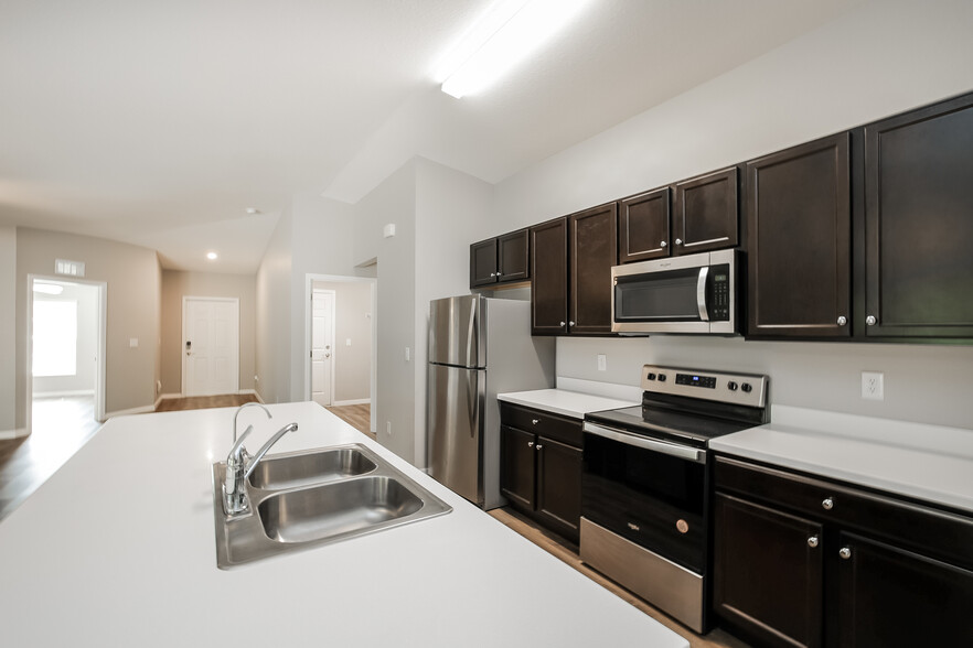 Building Photo - 258 Dorman St
