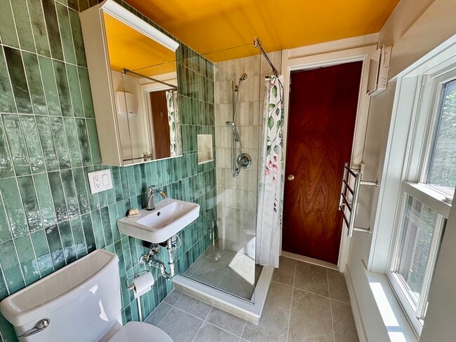 Building Photo - 237 Mt Auburn St