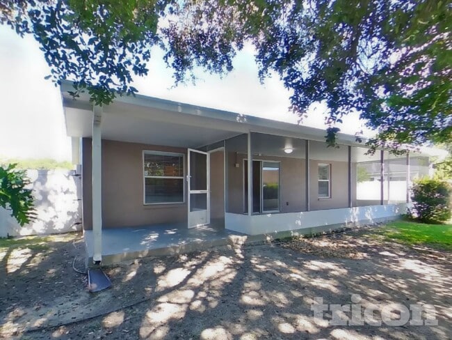 Building Photo - 272 Kings Pond Ave