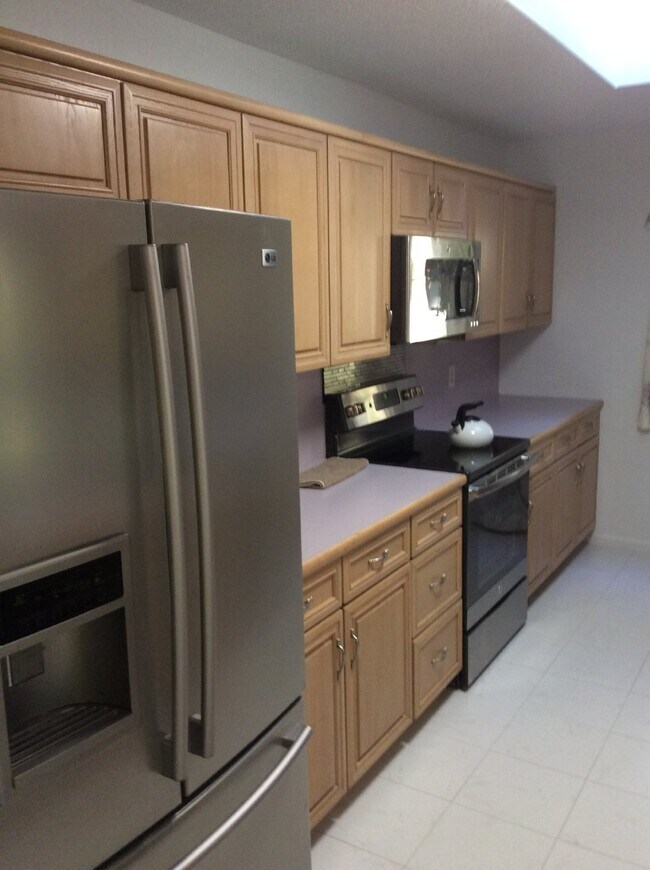 Building Photo - Hilton Head Plantation Ranch Style Home With Lagoon View!