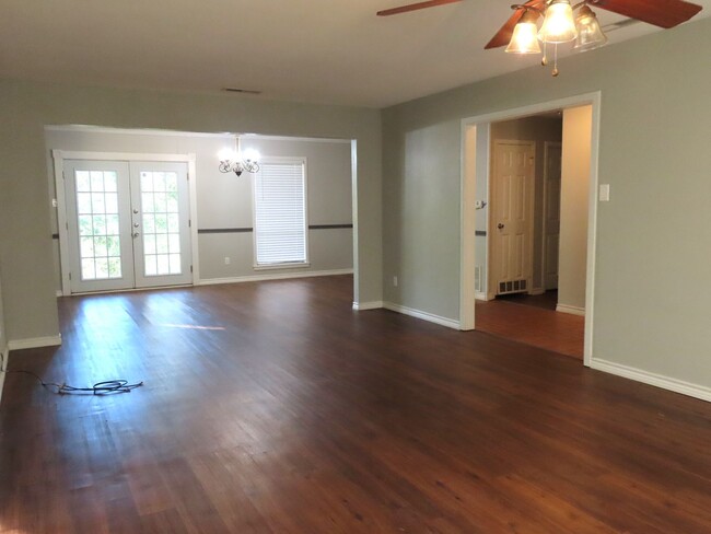 Building Photo - Beautiful 3 Bedroom, 2 Bath Home in Tyler