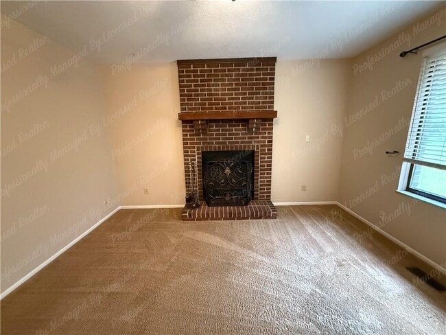 Building Photo - 4418-4420 Edelweiss Dr