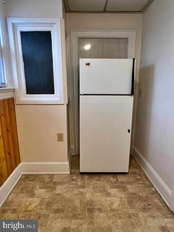 Building Photo - 665 W Market St