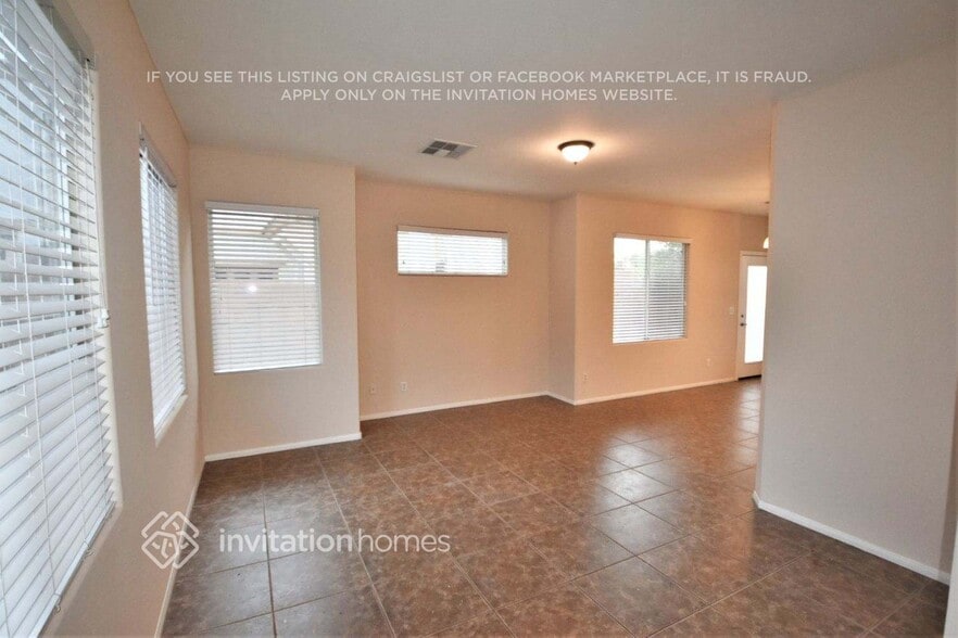 Building Photo - 741 Easter Lily Pl