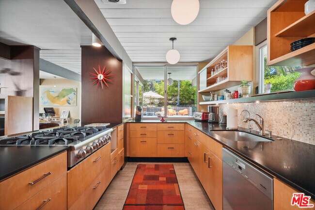 Building Photo - 1568 Stoddard Ave