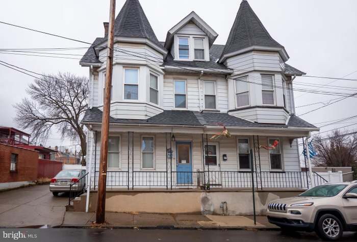 Building Photo - 315 E Garrison St