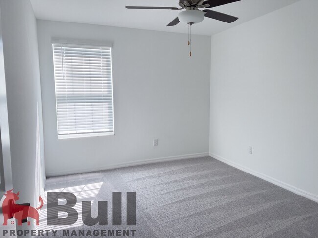 Building Photo - 1754 Red Lp