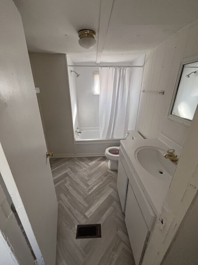 Building Photo - Sunrise Mobile Home Community