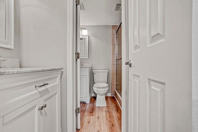 Building Photo - 2 Bed 1.5 bath Condo - Close to UNC!  Beautifully Renovated-MOVE IN READY! $500 off first month's...