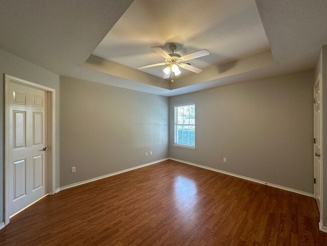 Building Photo - 609 Apple Valley Dr