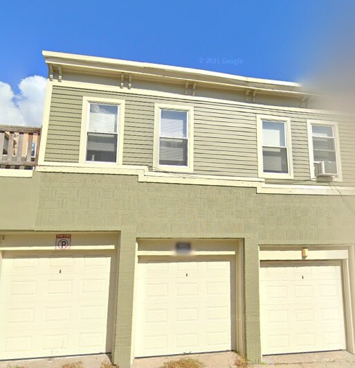 Building Photo - 173 Brooks St