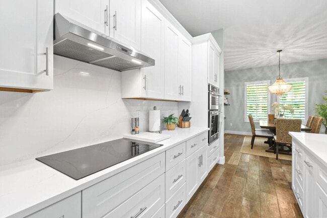 Building Photo - 2532 SE Jason Pl