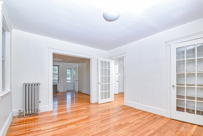 Building Photo - 19 Ronan St