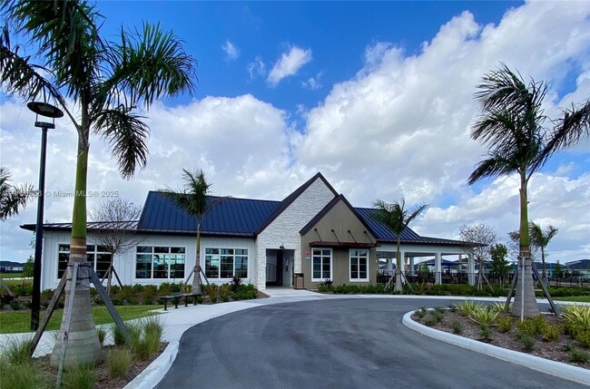 Building Photo - 5971 Pickering Dr