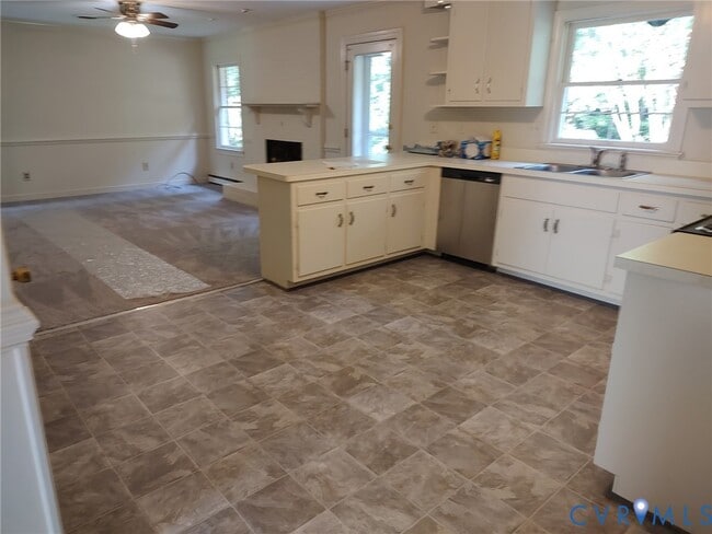 Building Photo - 9192 Blakewood Dr