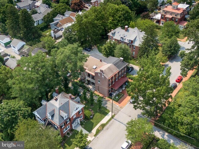 Building Photo - 318 N Matlack St
