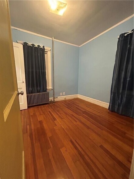 Building Photo - 113 Pleasant St