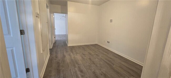 Building Photo - 4951 Larkspur Ln