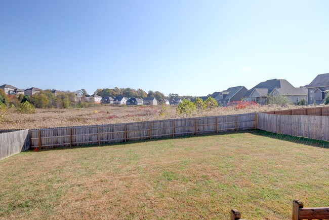 Building Photo - HUGE house in Farmington