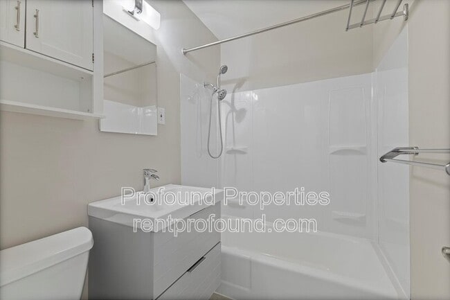 Building Photo - 3539 N Arlington Pl