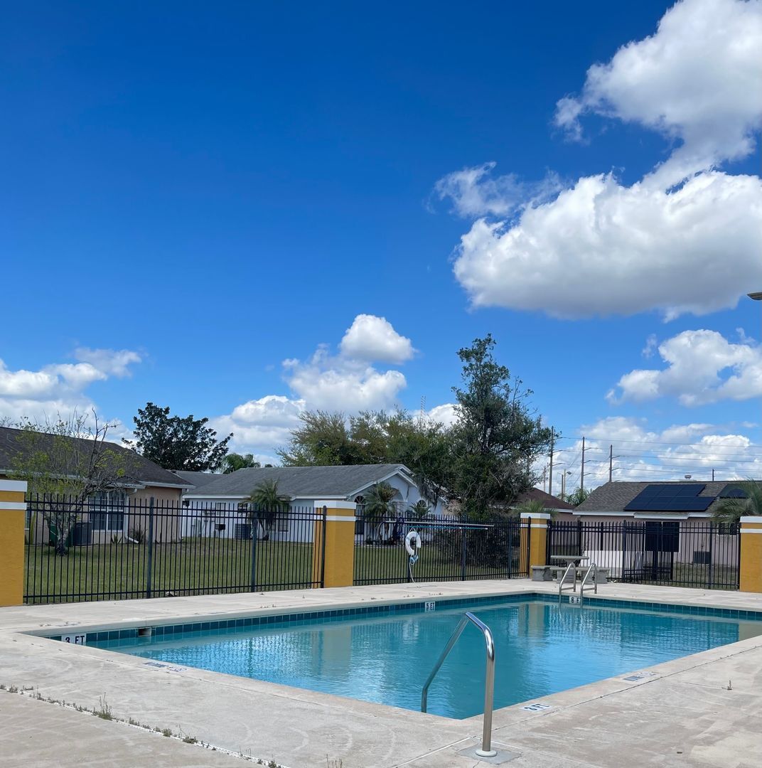 Building Photo - 312 San Gabriel St