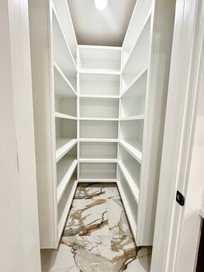 Building Photo - Beautiful 4 Bedroom, 3 Bath home located in Myrtle Grove Plantation!