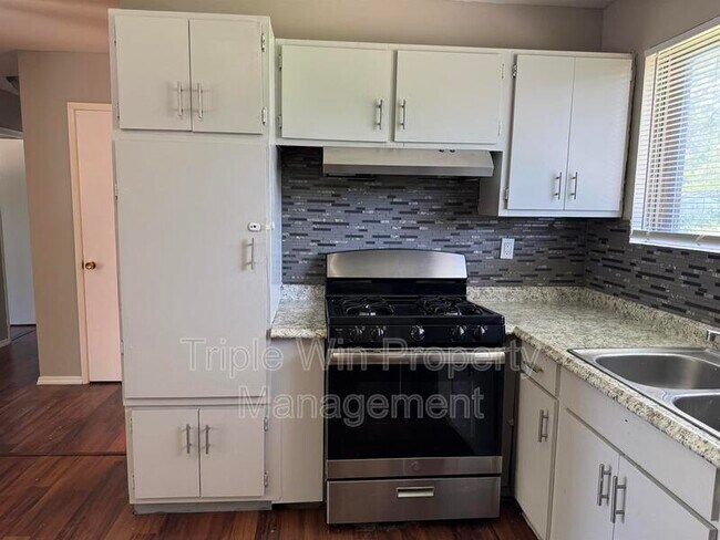 Building Photo - 730 Crabapple Ln