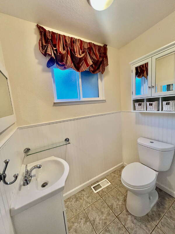 Building Photo - 1757 Burbank Ct