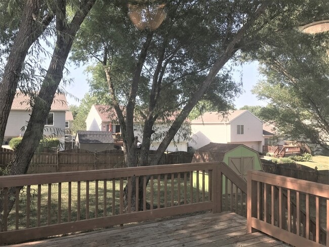Building Photo - **Coming Soon** 8/1 Move in SW Omaha Charm...