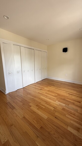 Building Photo - 2034 E 71st St
