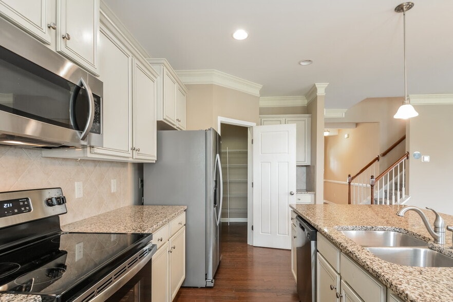 Building Photo - 22 Stonemoor Cir