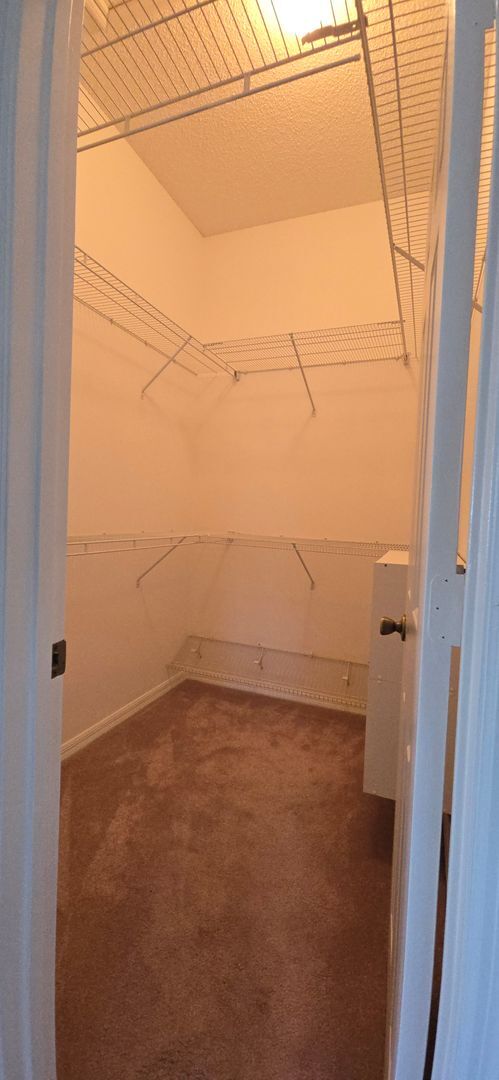 Building Photo - Prime Location – Just Minutes from Lake Sumter Landing and Spanish Springs!